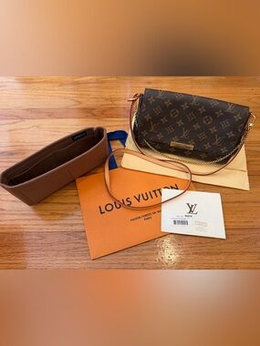 Louis Vuitton Favorite MM Monogram Crossbody Shoulder Bag